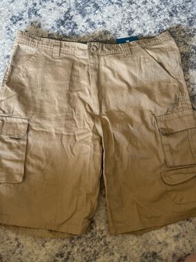Men's Khaki Cargo Shorts – Casual Everyday Wear